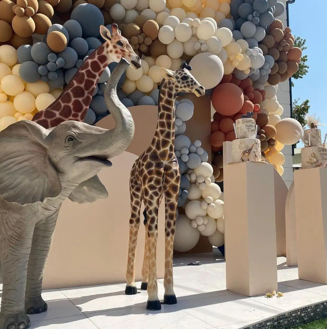 Life size resin sculpture statue artificial Jungle safari animal Elephants tigers zebras giraffes props party decorations