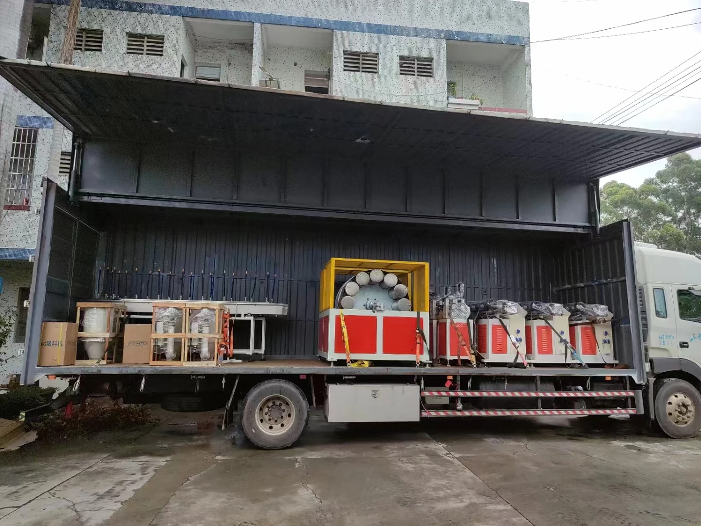 extruder delivery.jpg