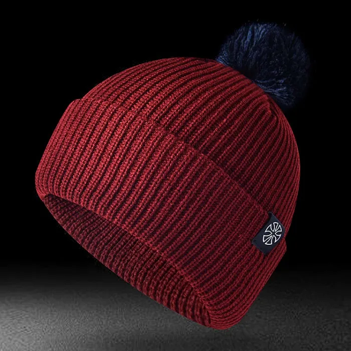 pom pom beanie 13.jpg