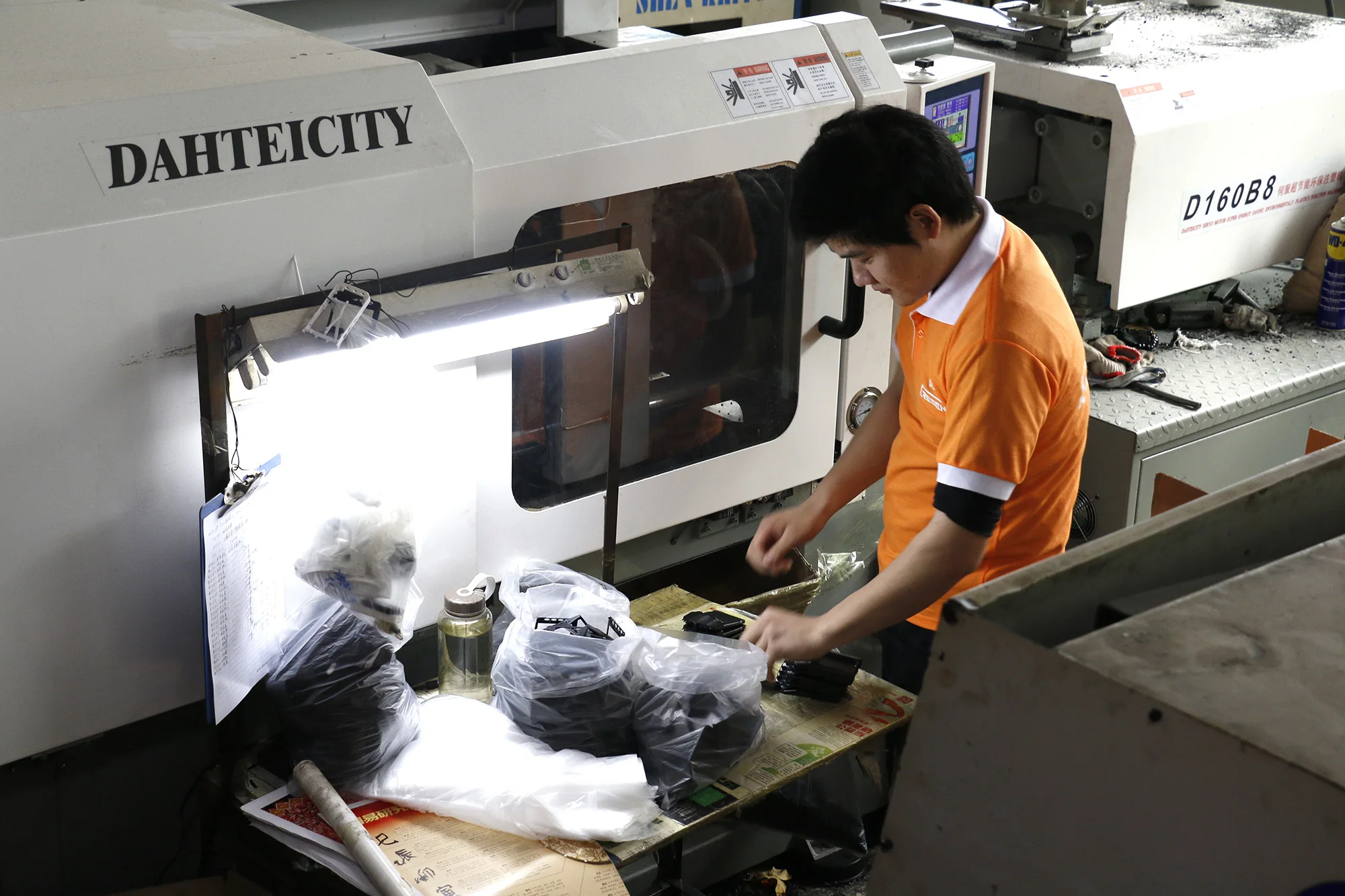 16 Colors Remote Control Night Light Sunset Projector Lamp for Decorating Home Coffee  Shop