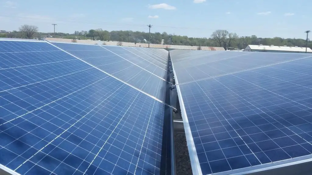 2022 Solar irrigation system with center pivot irrigation machine in farm land