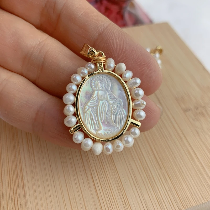 Fashion Pearl White Mother of Pearl Shell Pendant Carved Religious Virgin Mary Charm Necklace
