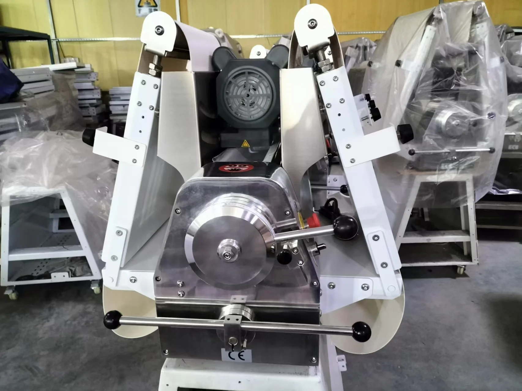 Electric Automatic Puff Pastry Dough Sheeter Machine Cheap Price Roller Bread Croissant Sheeter Machine For Bakery