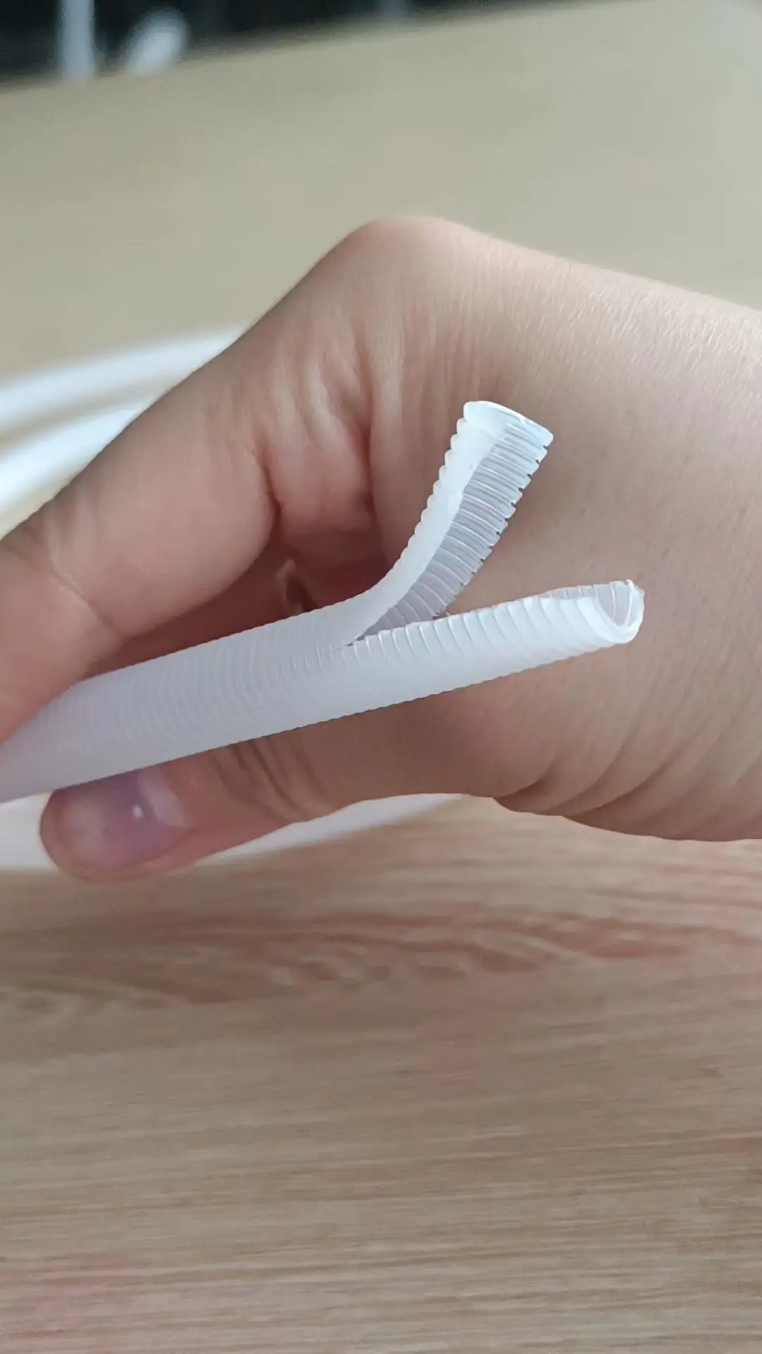 The flat wave 304 steel braided bellows lined with PTFE are used for chemical automobile oil pipes