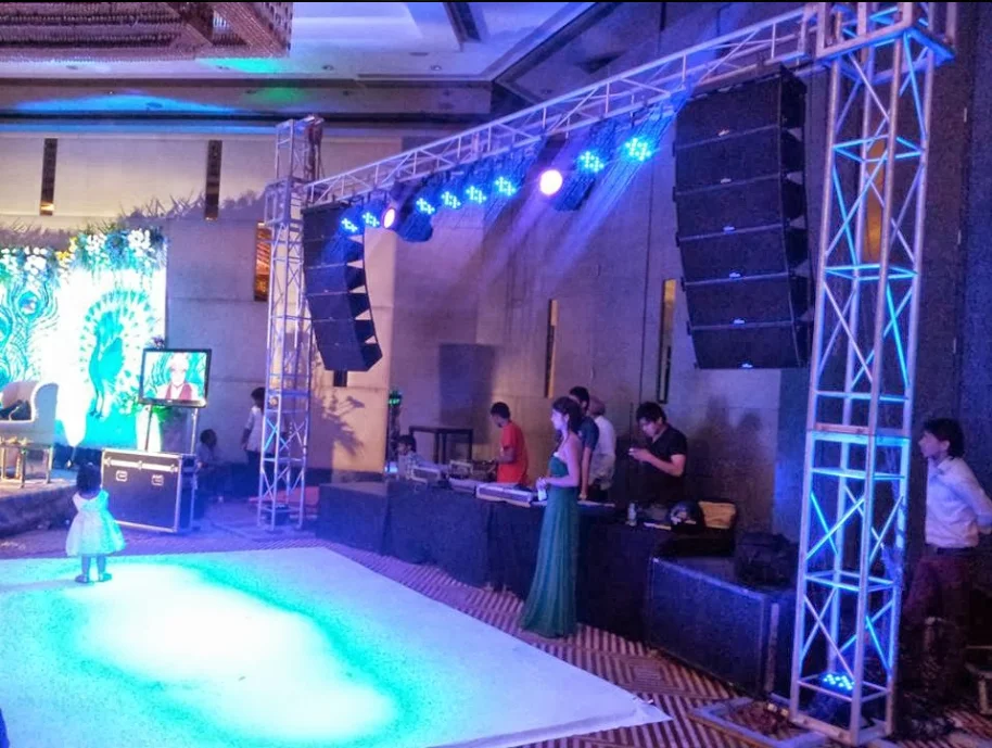 Outdoor 12 Inch Aluminum Lighting Truss Stand System With LED Screen