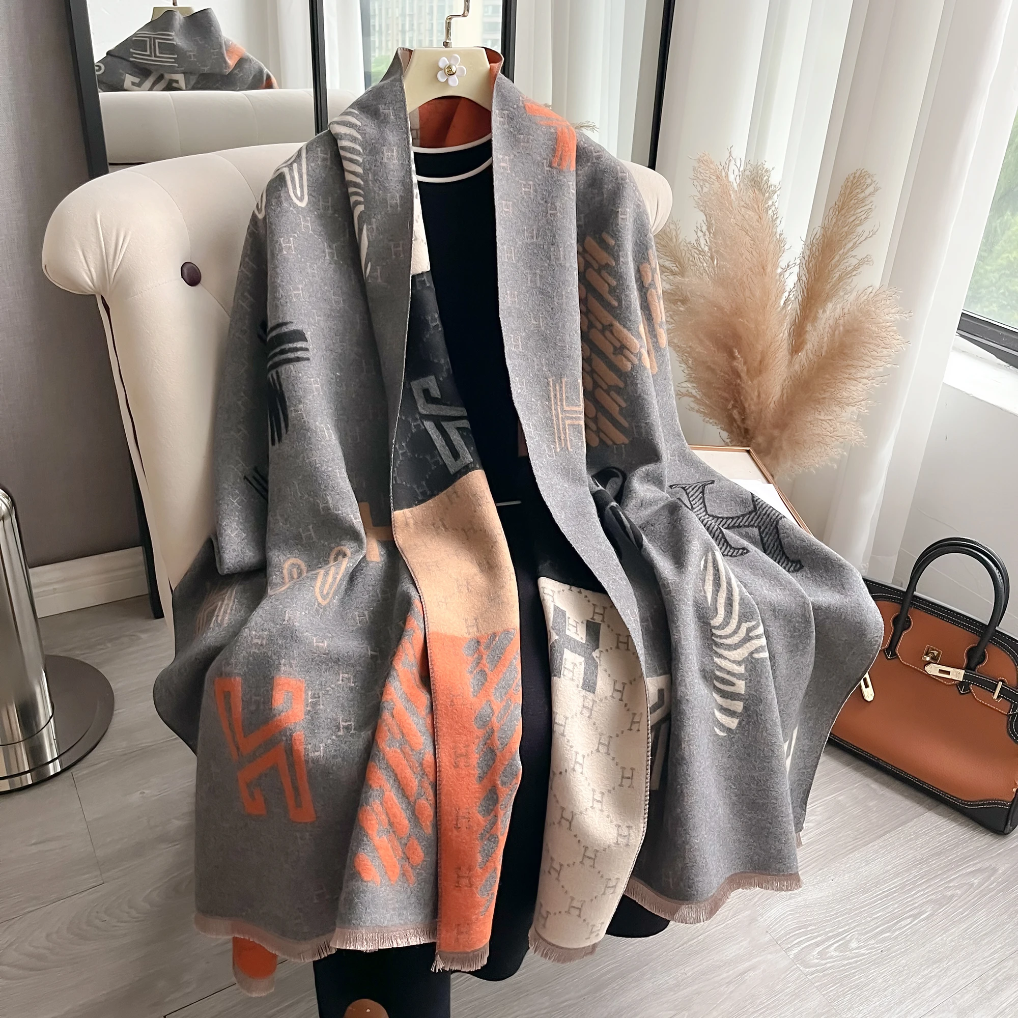 Europe and the United States new cashmere scarf ladies H big autumn and winter warm double-sided bib blanket shawl wholesale