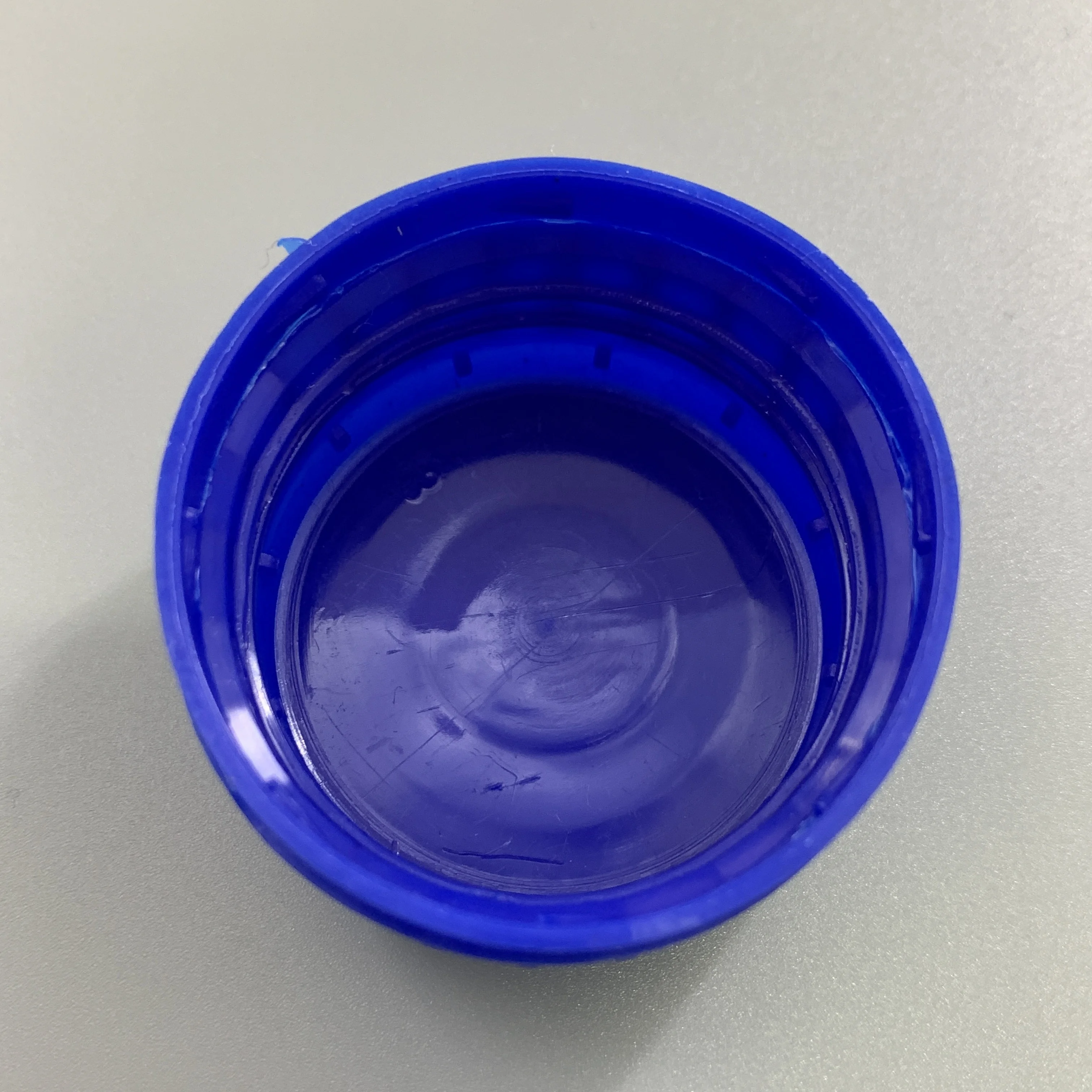 Fanxun factory plastic screw Mobil oil cap oil bottle custom logo