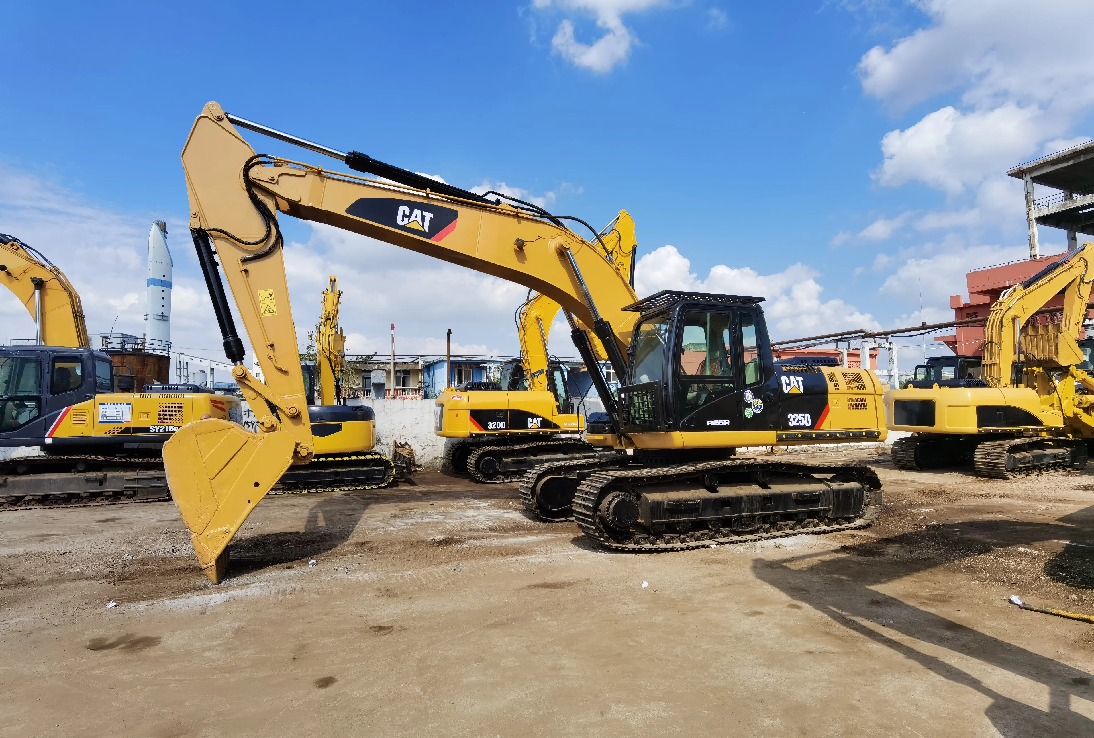Second hand cat 325d 315d2 315d2l high quality crawler excavator 15ton caterpillar digging machine 325d construction machinery