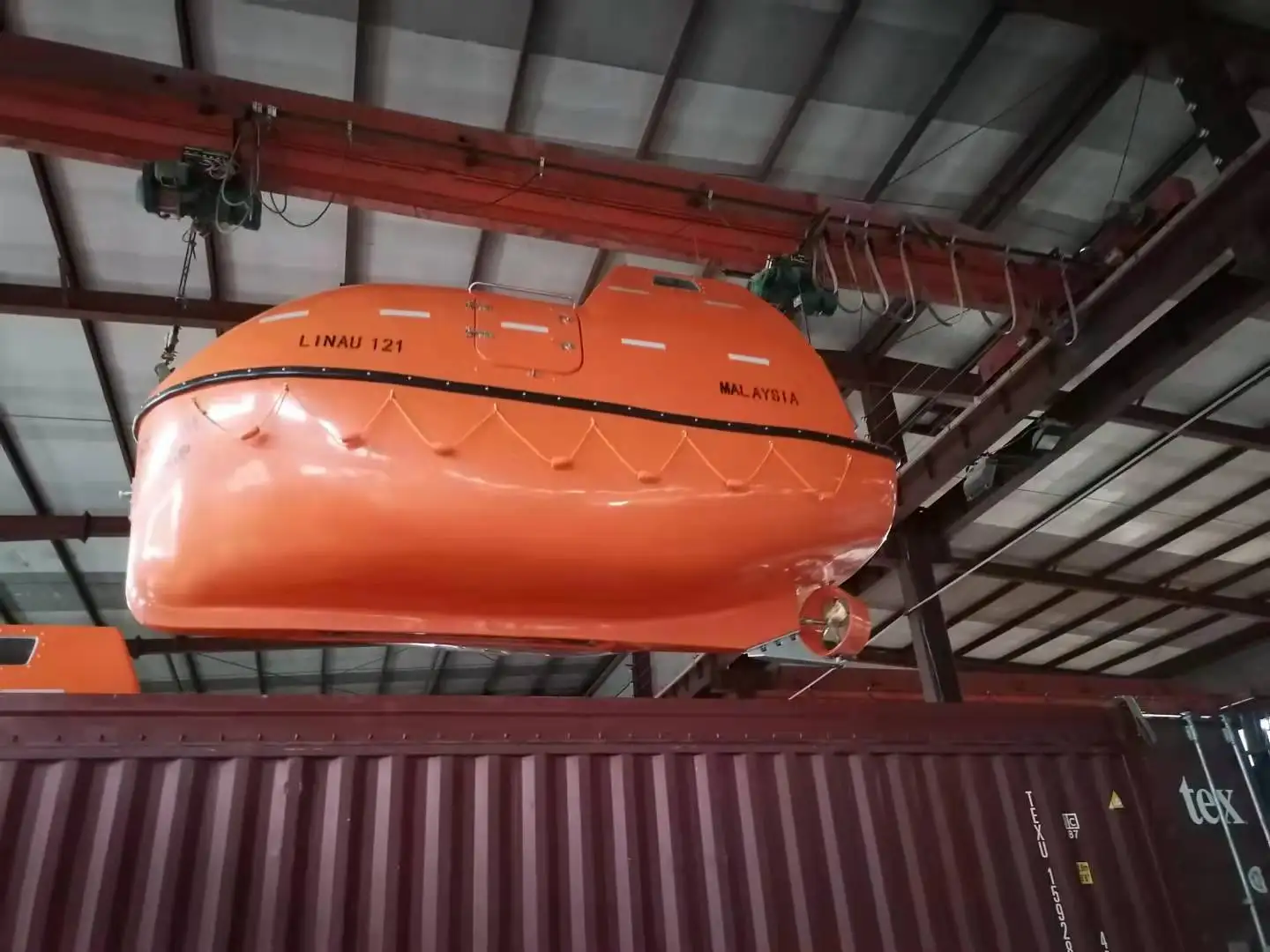 5M 25 persons F.R.P. totally enclosed life boat 5.9M free fall lifeboat 4.5M rescue boat with davit for good prices