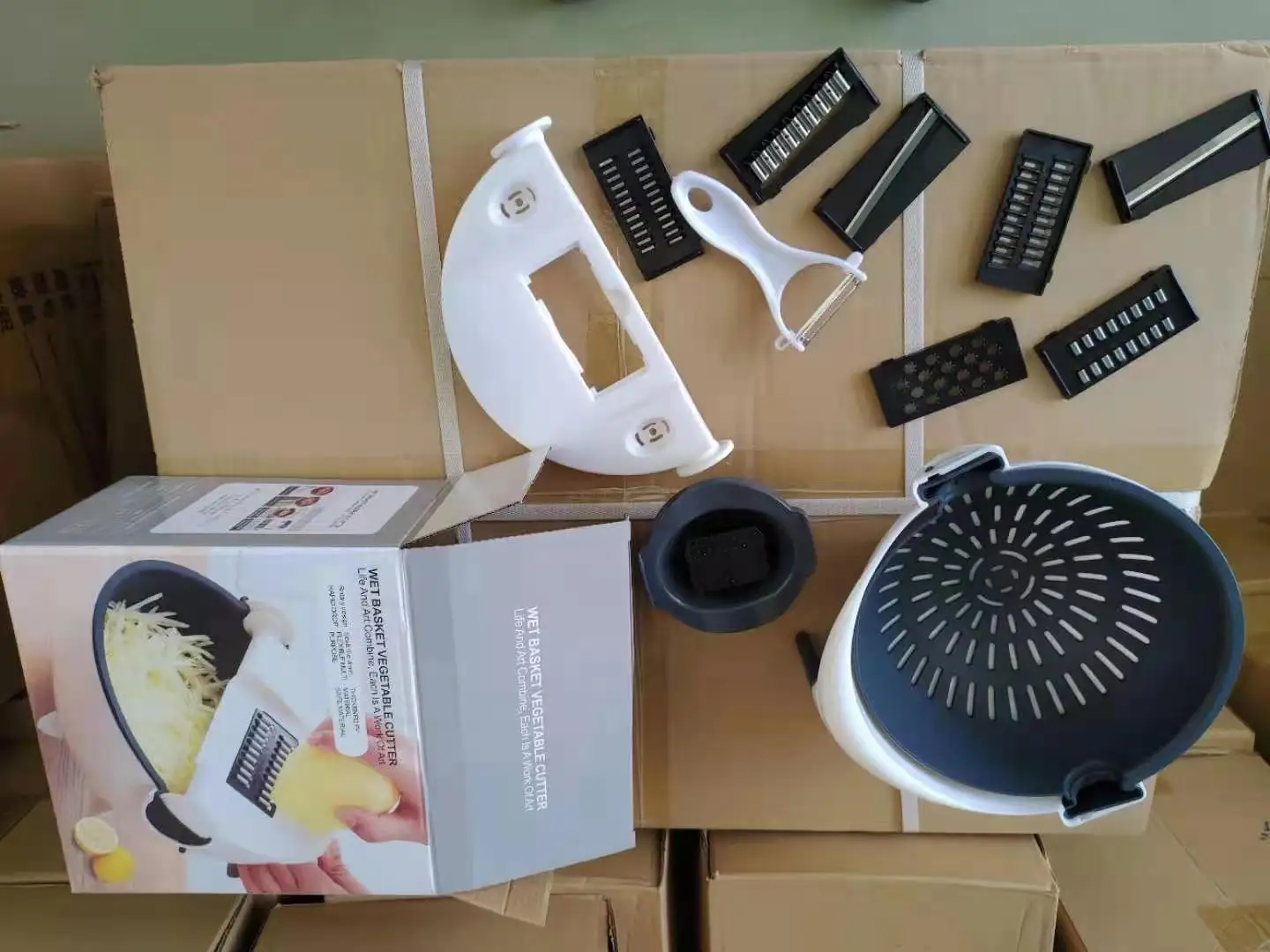 New hot sale Multi-purpose vegetable cutter manual household drain basket potato shredder potato slicer grater