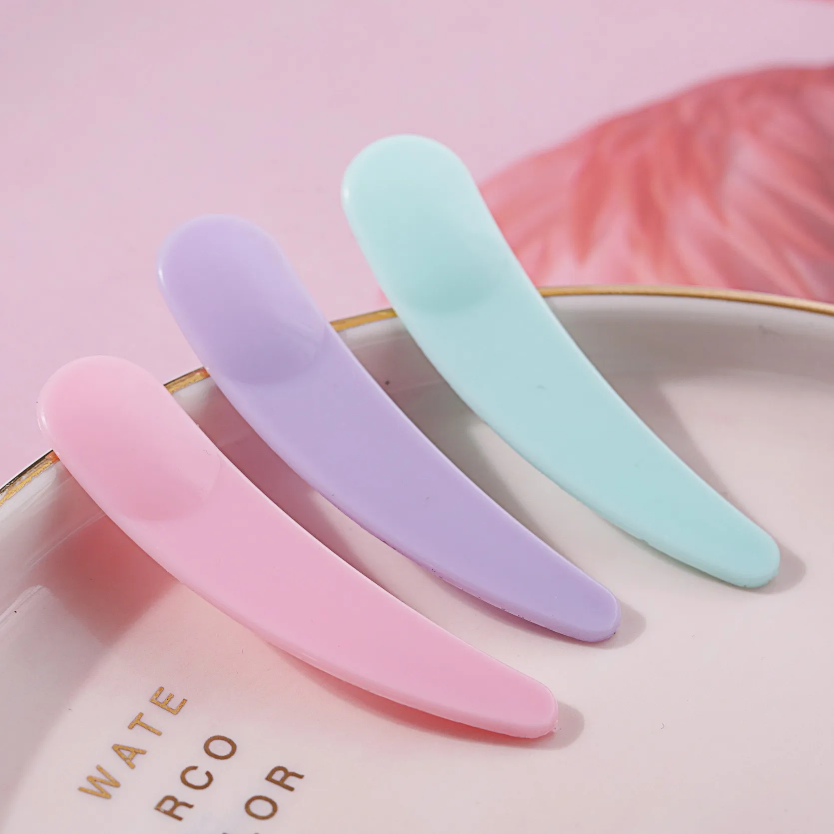Wholesale In Stock Disposable Plastic 6cm Private label custom logo Small Makeup Scoop for Eye Cream lip blam spoon