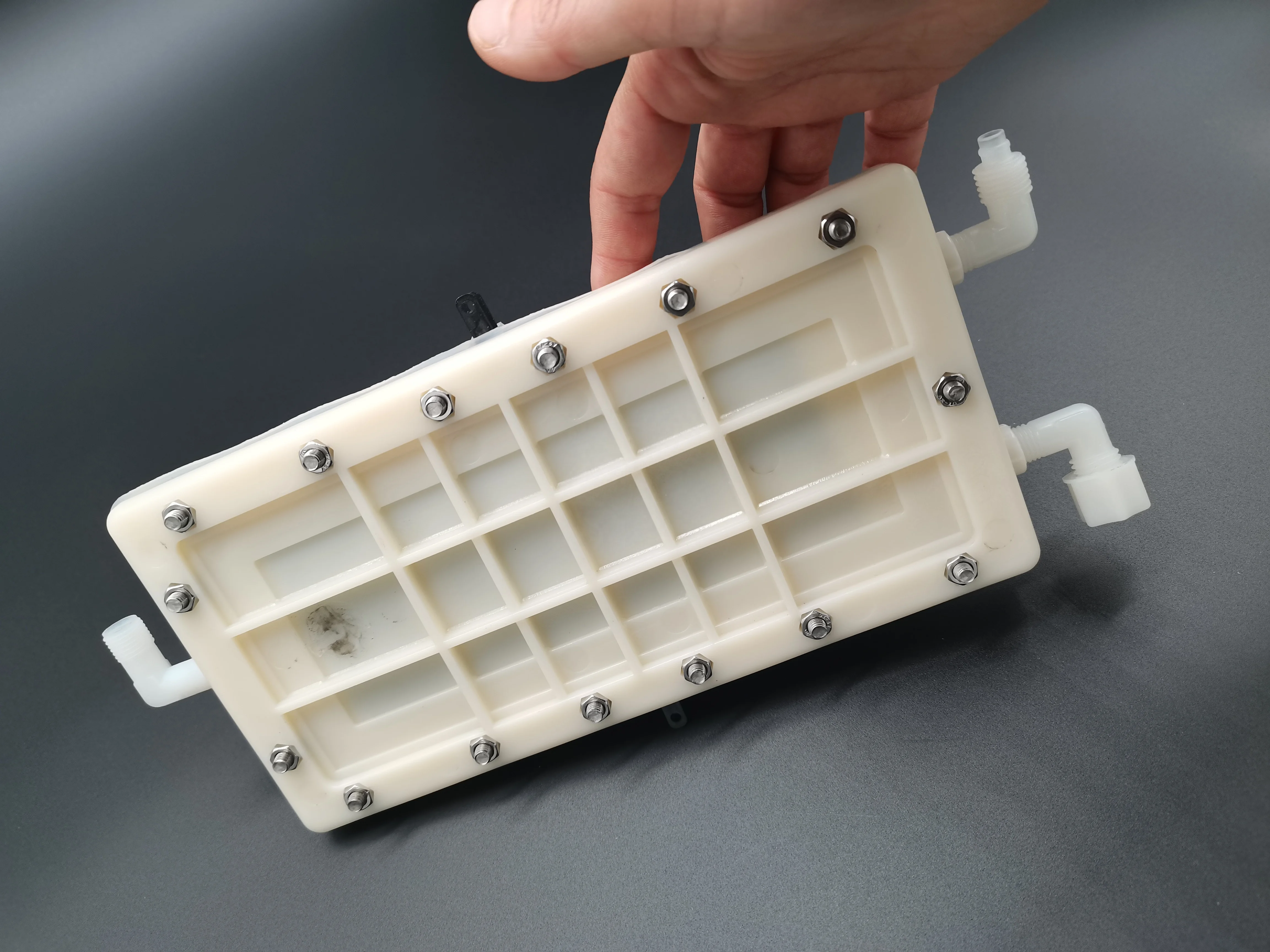 Alkaline electrolytic cell for alkaline ionized water filter system