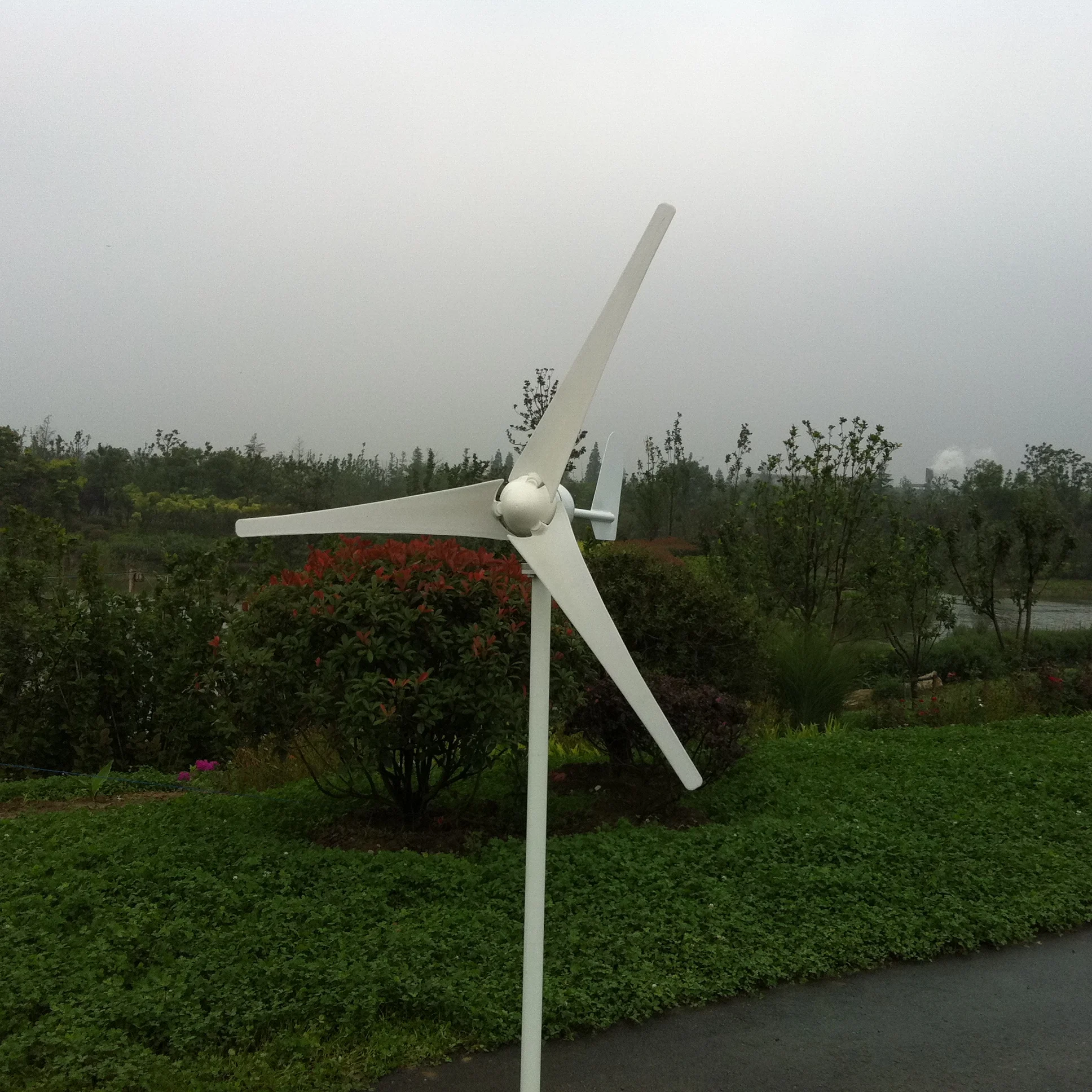 Factory big sale horizontal axis wind mill 500w 24v active pitch controlled HAWT sufficient power