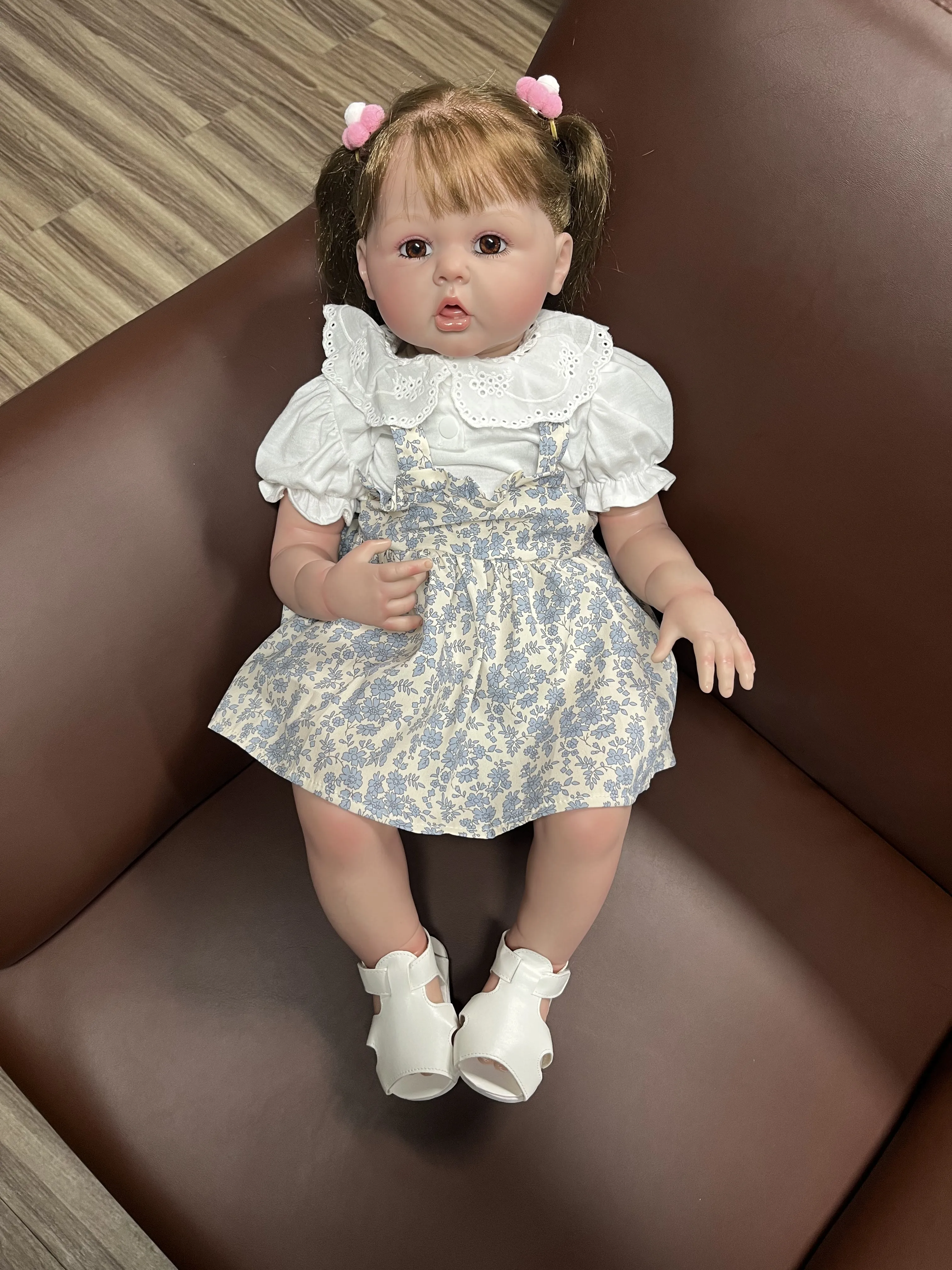 China Manufacturers Customize Christmas Gift Toddler Realistic Baby Reborn Doll with Accessories