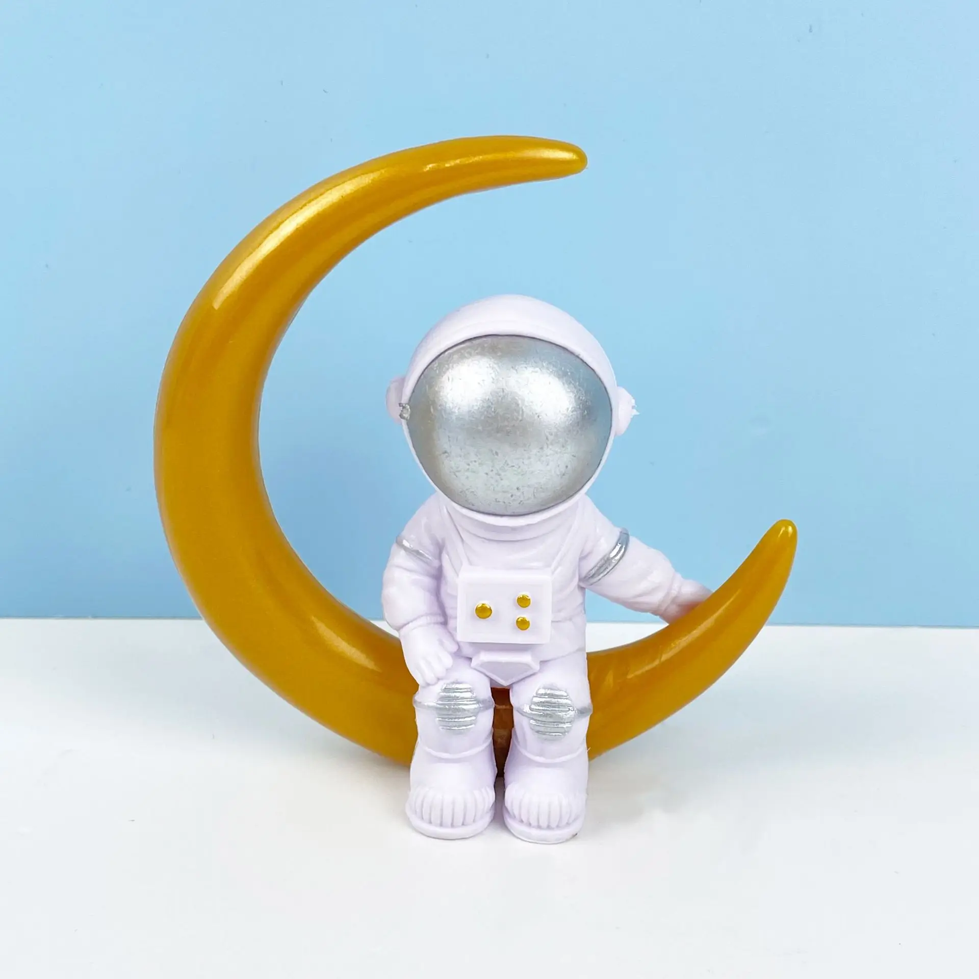 Hot Sale Astronaut 3D Spaceman Plastic Astronaut Figure Toys For Home Office Theme Hotel Decor