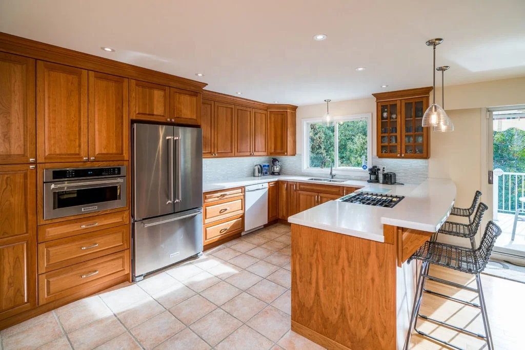 Thailand Oak Solid Wood Classical Kitchen Cabinet Doors Styles