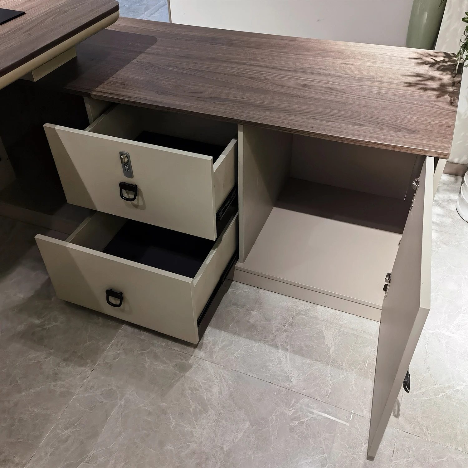 Modern L Shape Wooden Office Table Set Boss Desk Executive Desk With Chair