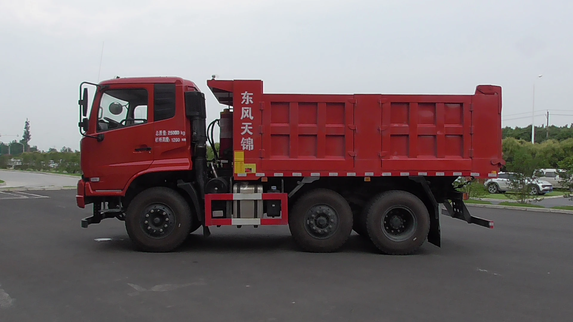 Оптовая продажа новые инновации 2024 самосвал Dongfeng Tianjin VR