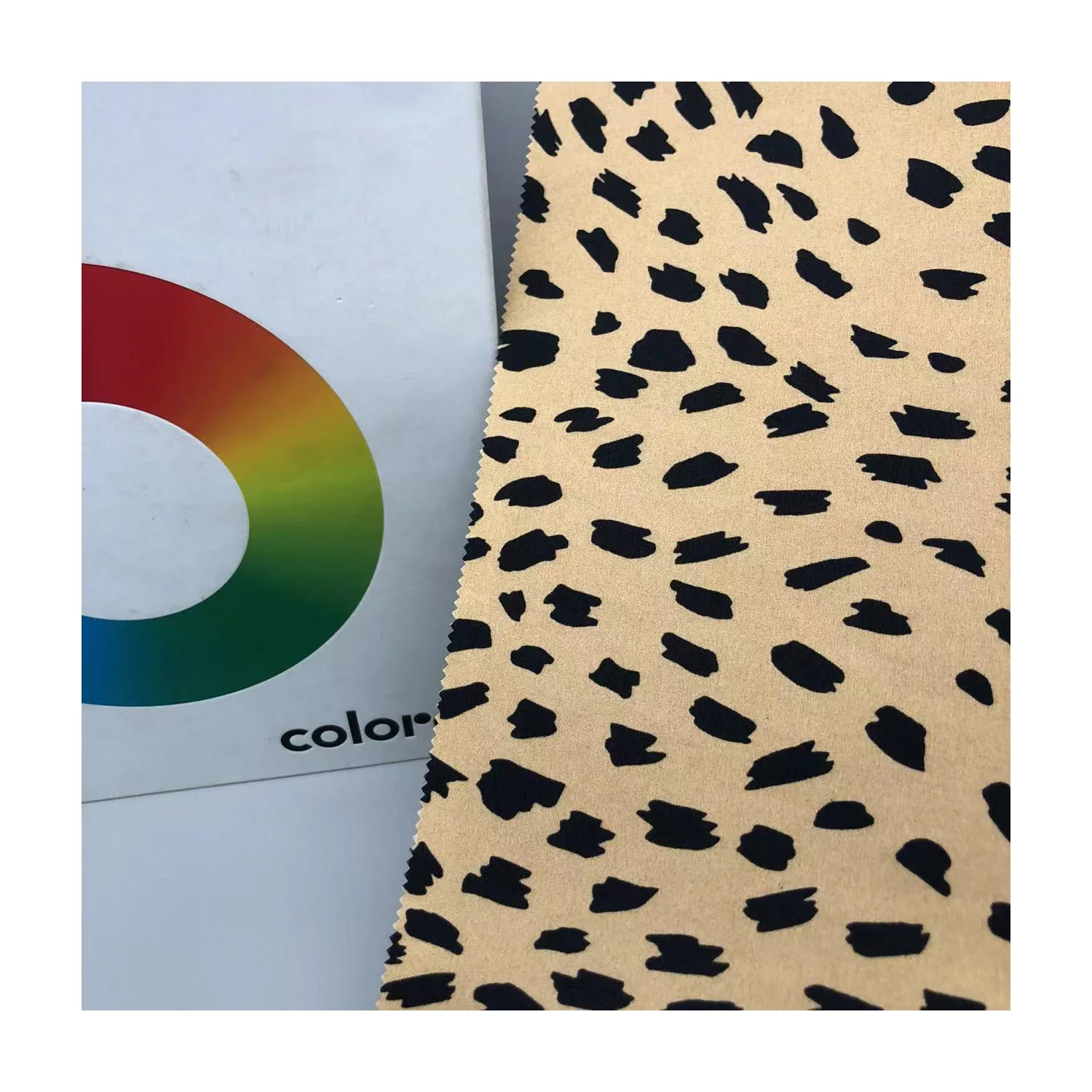 Комфортная на ощупь 59% хлопок 41% нейлон 21S вымирающая парча Леопардовый принт ветровка куртка