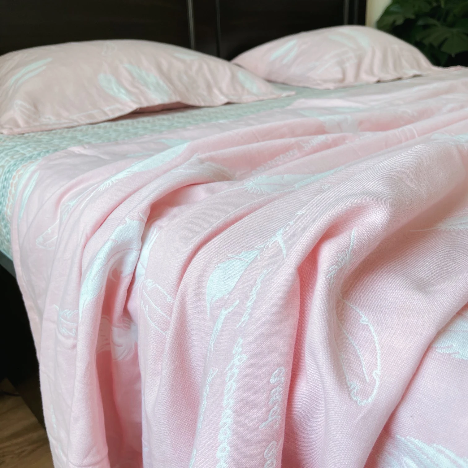 Bedspread High Quality Hot Selling 100% Cotton Bedspread With A Good Design