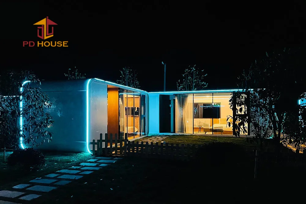 Outdoor fashion luxury mobile creative prefabricated container holiday home capsules starry sky sunshine activity board house