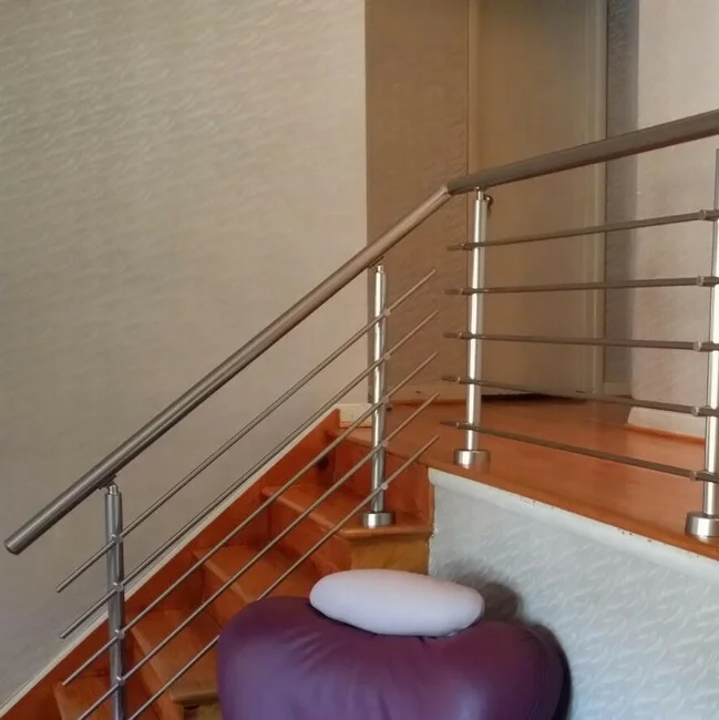 Daiya Front Steel Railing Designs with Round Post and Handrail Mirror Finish