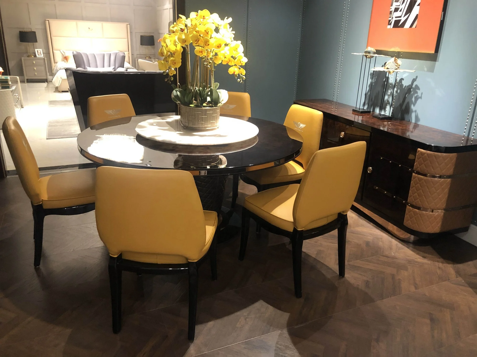 Luxury modern high grade round dining room table and chairs set