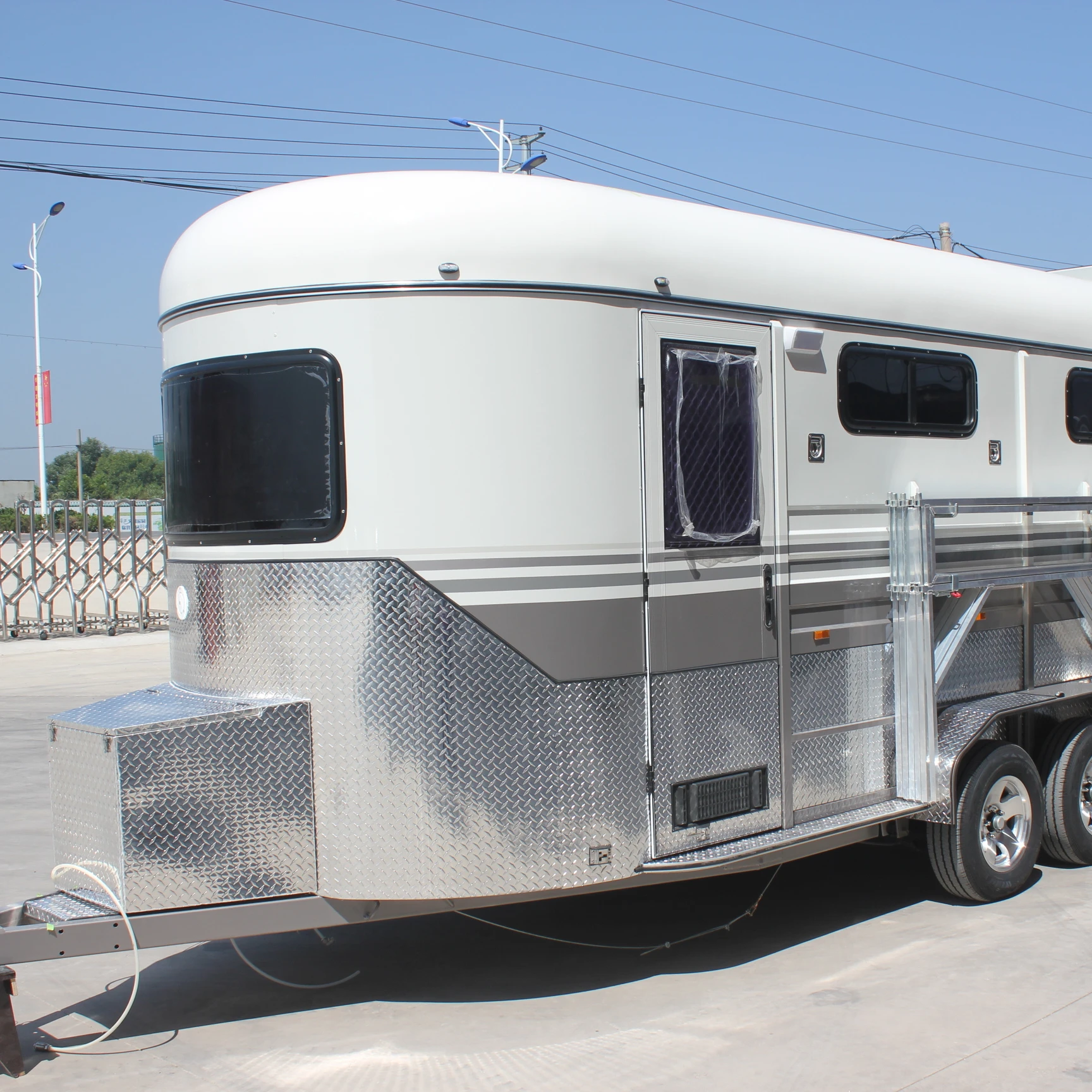 
premium quality 3 horse angle load trailer deluxe Horse float robust construction 