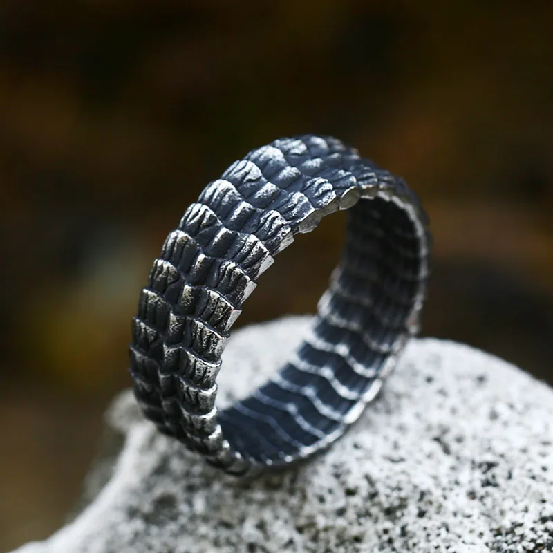 SS8-920R Steel Soldier Custom Fashion Vintage Stainless Steel Dragon Scale Spine Band Rings For Men Women