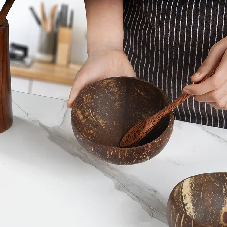 coconut bowls with dark spoons coconut shell bowls set for family Vietnam coconut bowl wholesale