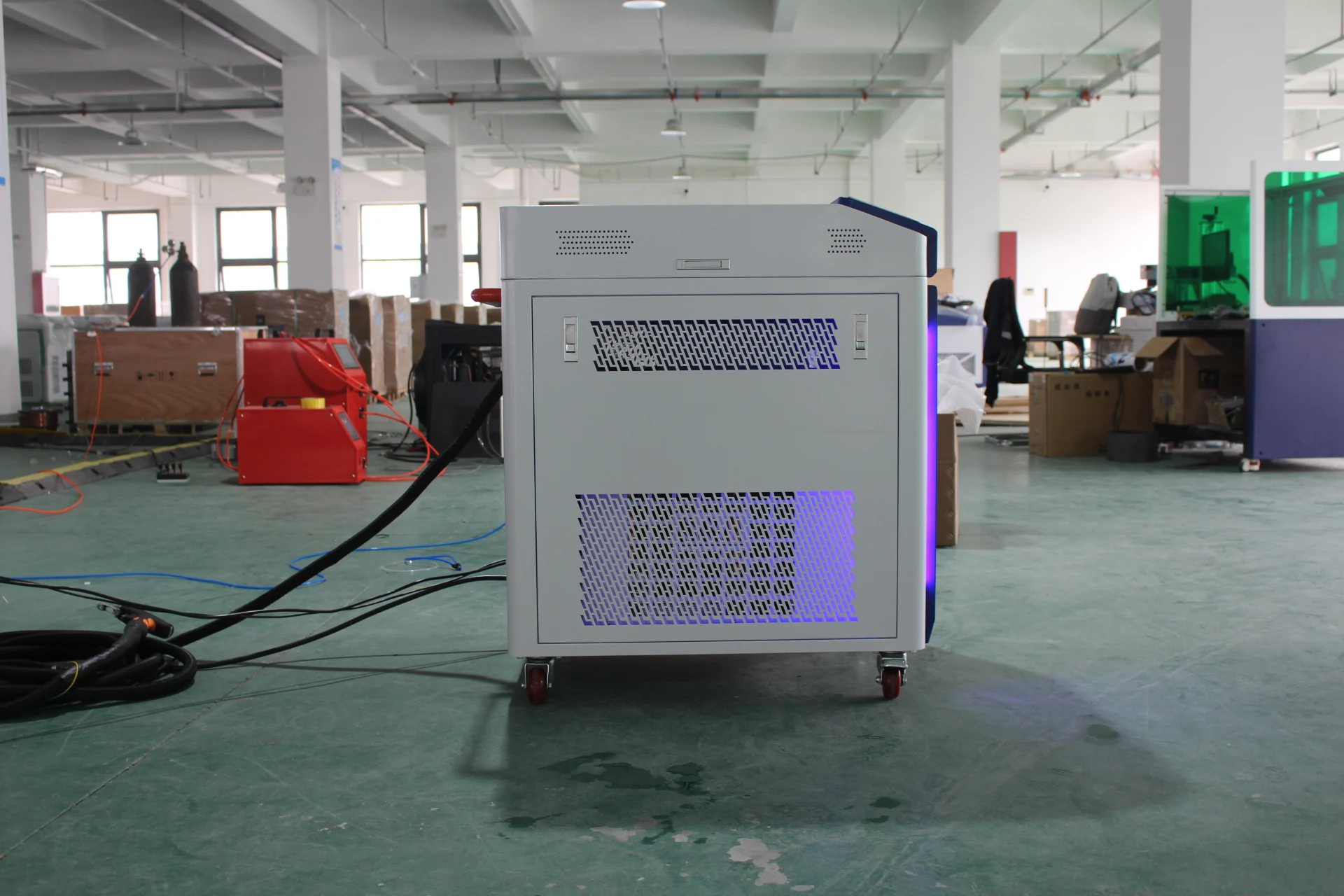 2024 New Handheld 2000w laser welding machine With 4 In 1 Cleaning laser welding machines fiber laser welding 2000w