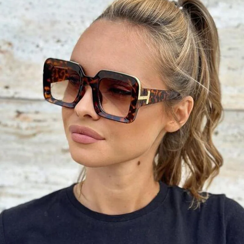 Newest Fashion Oversized Frame Sunglasses For Women Ladies Animal Print Plastic Vintage Big Square Glasses 404