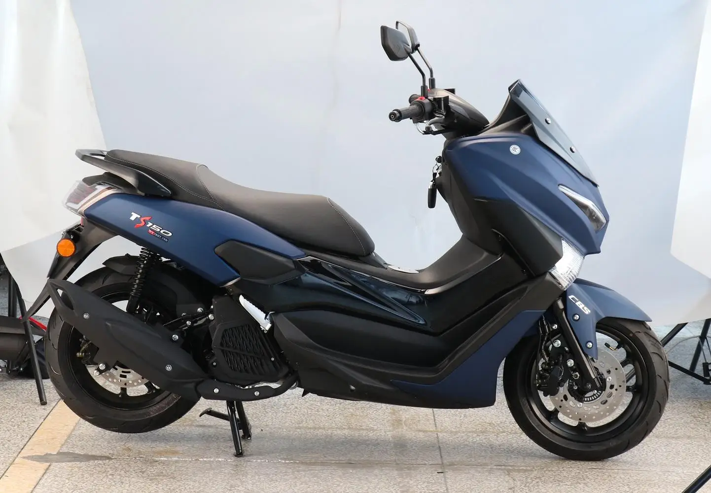 Just Arrived Sales T-Max High Performances 150cc Motorcycle 3 Years Full Exhaust Motorcycle Sport Bike