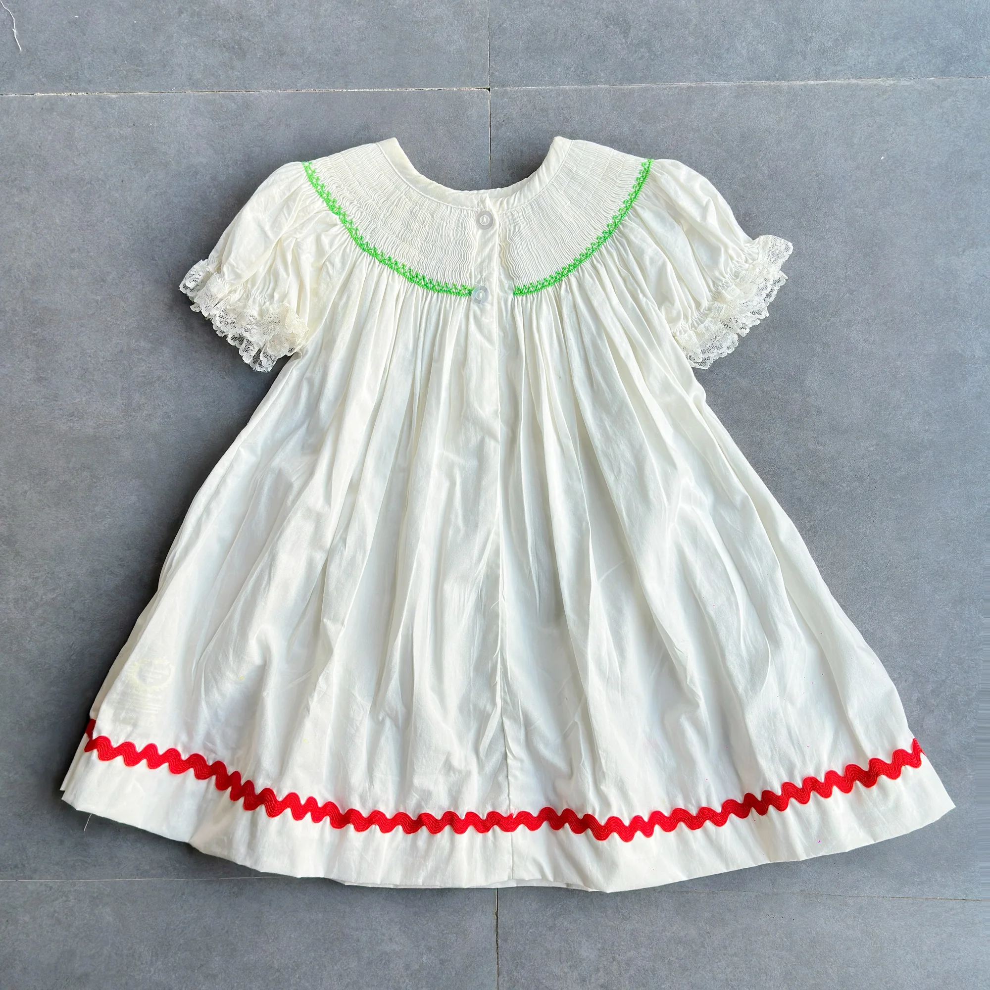 YI HUI Handmade Custom Girls Dress Suit O-Neck Casual Style Personalized Name Pattern Logo Wholesale Private Custom Smocked