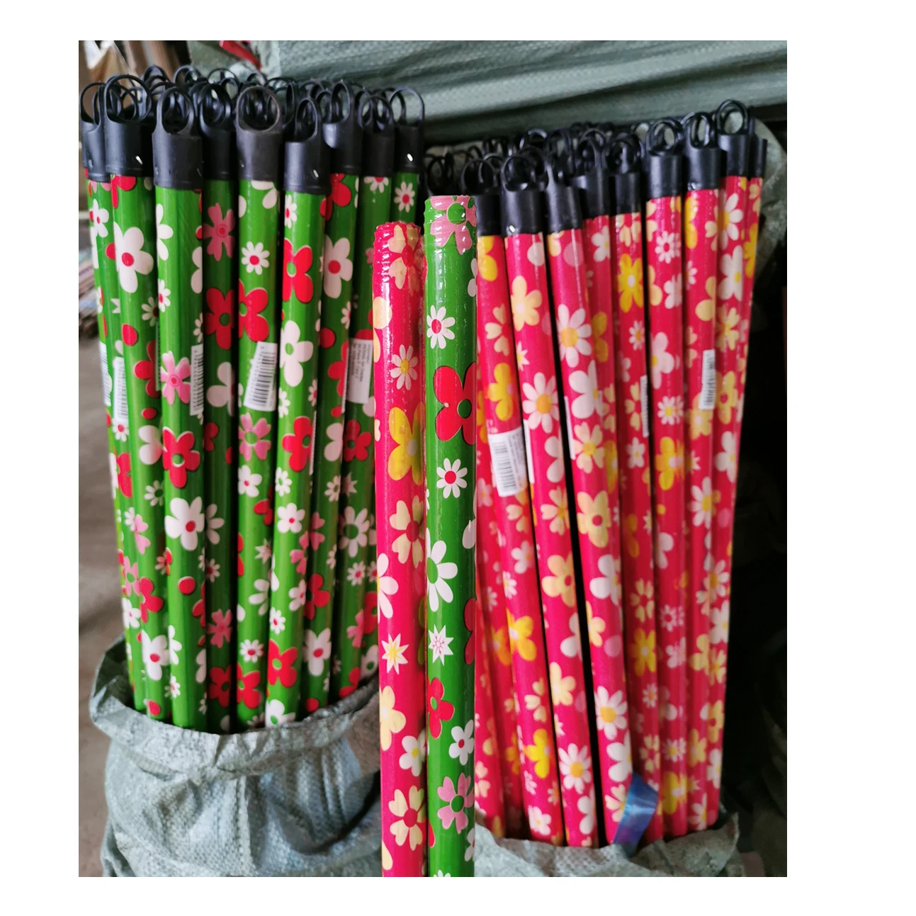 Wholesale Flowers Design PVC Coating Eucalyptus Wood Material 120cm 150cm Length Wooden Broom Handles