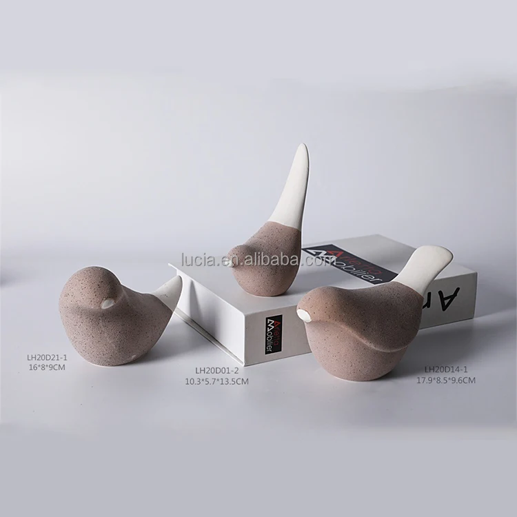 Wholesale Hand Made Vivid Wooden Effect Brown Ceramic Flying Birds Sculptures Statues For Home Decoration