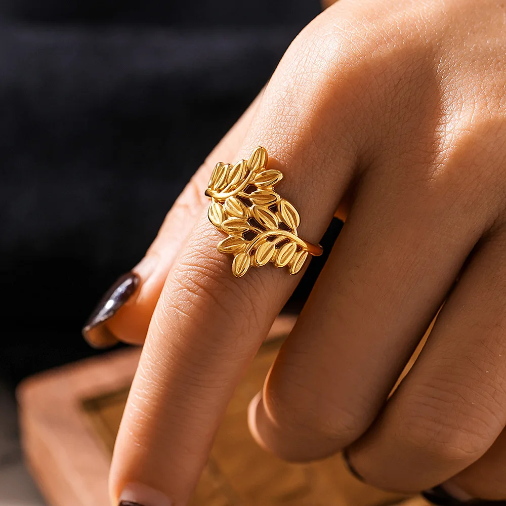 Open Design Vintage Women Stainless Steel Rings Jewelry Wholesale Hollow Leaf 18K Gold Plated Adjustable Ring