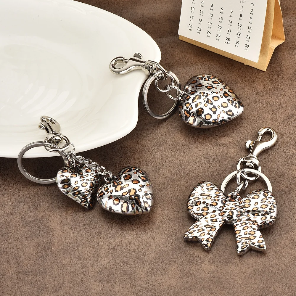 Factory Direct European American Cross-Border Explosion New Leopard Key Chain Fashion Car Bag Pendant Stainless Steel Jewelry