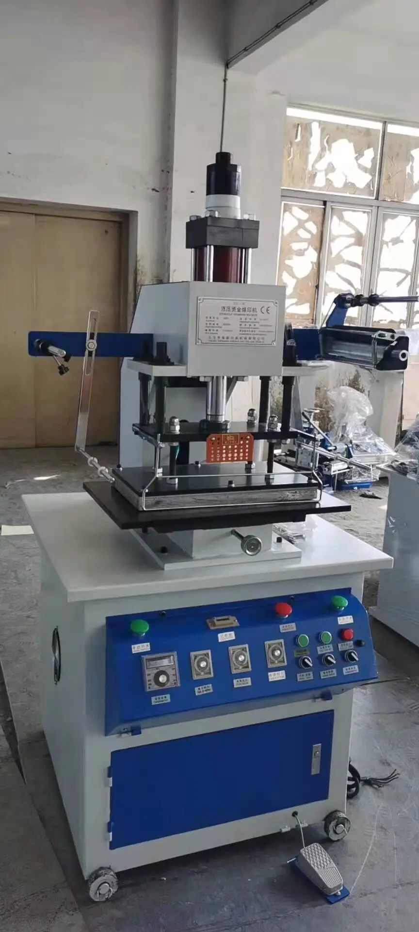 LC Brand Factory Hot Hotfoil Logo Label Stamping Machine Hologram Foil Stamping Press Printer Machine For Paper Book Cover Label