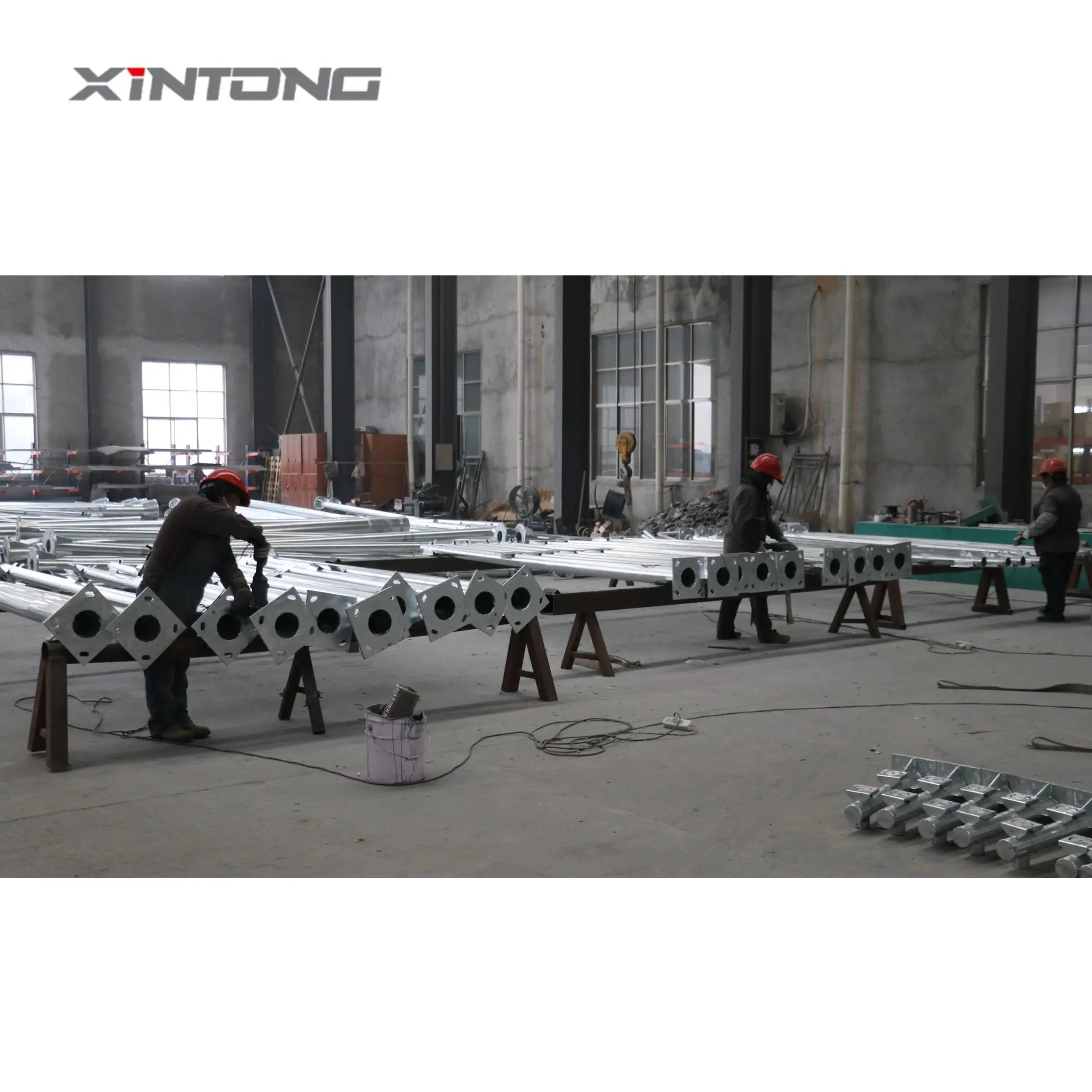 Stainless Steel Outdoor Lighting Column Hot Dipped Galvanized Solar Road Lamp Pole