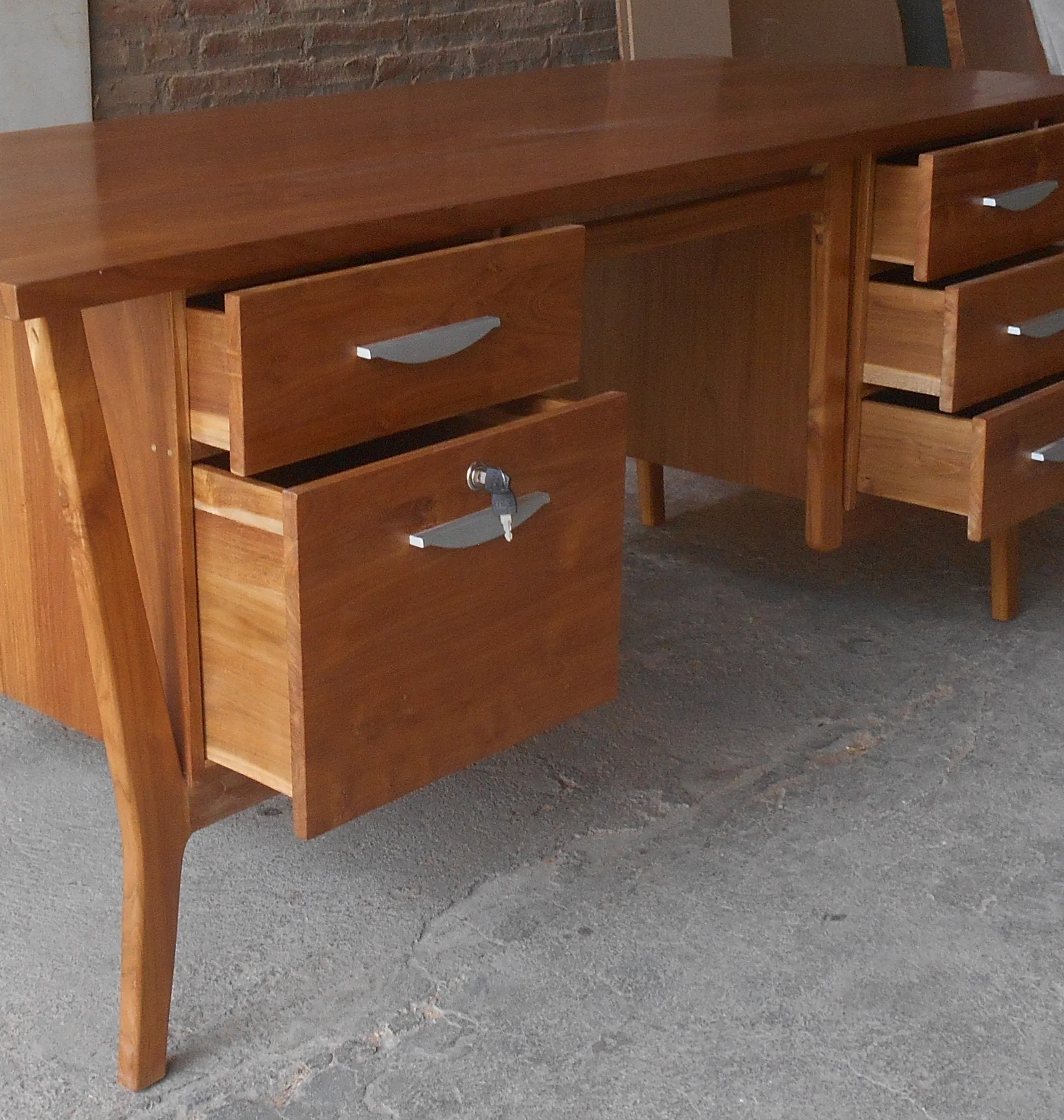 Retro Modern Teak Wood Desk Furniture