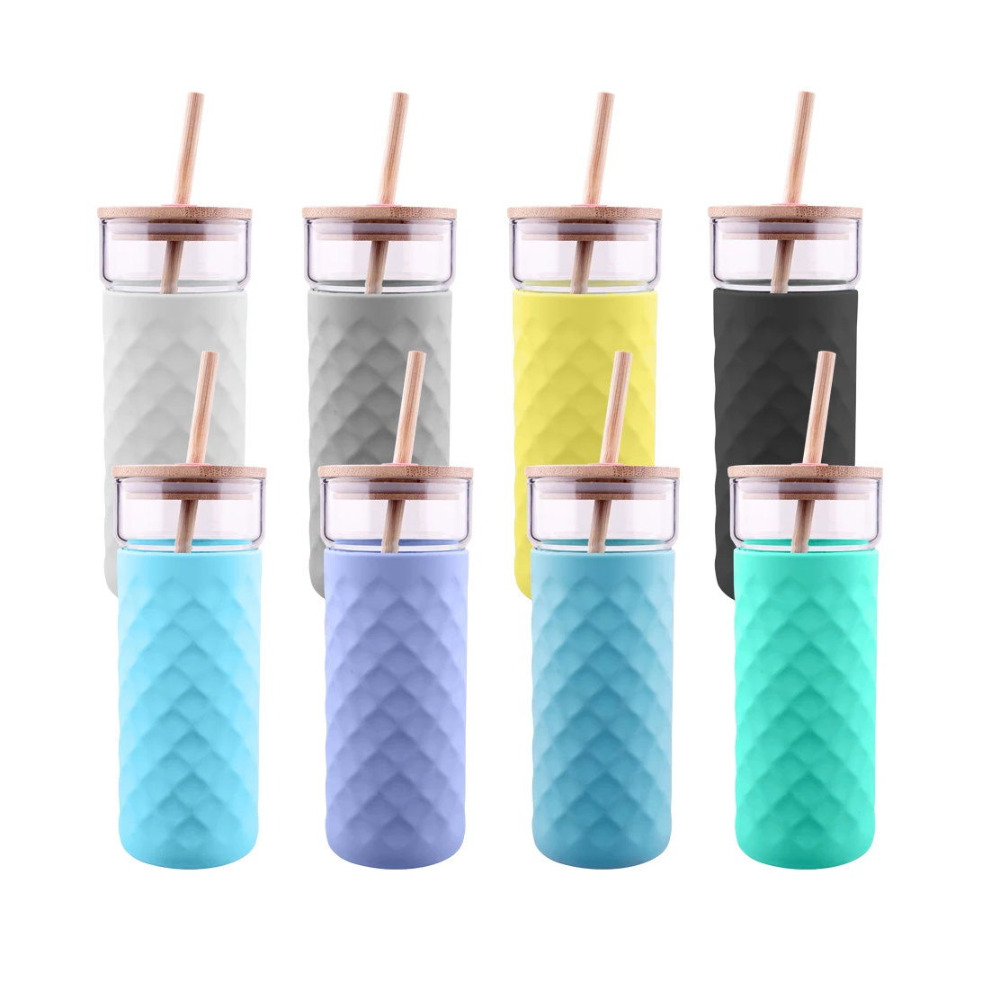 Clean travel car cup 500ml borosilicate glass mug with candy color silicone sleeve and bamboo straws