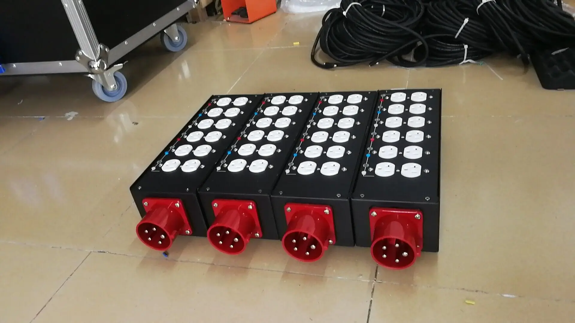 32A input power splitter switchboard for electric distro