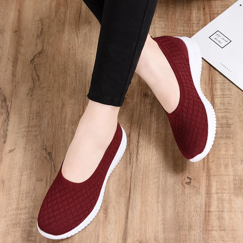
Women Casual Walking Shoes lightweight flexible Breathable mesh knitted fabric upper slip on sneakers Round toe 