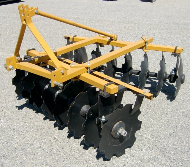 Farm machinery agriculture hydraulic disc harrow 24 blades mini offset heavy duty disk rotary tractor power harrow for sale