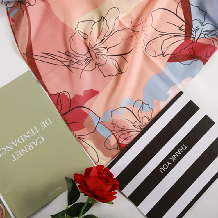 
 Customized Digital Printed Square Bawal Cotton Voile Tudung Soft Cotton Printed Voile Scarf  