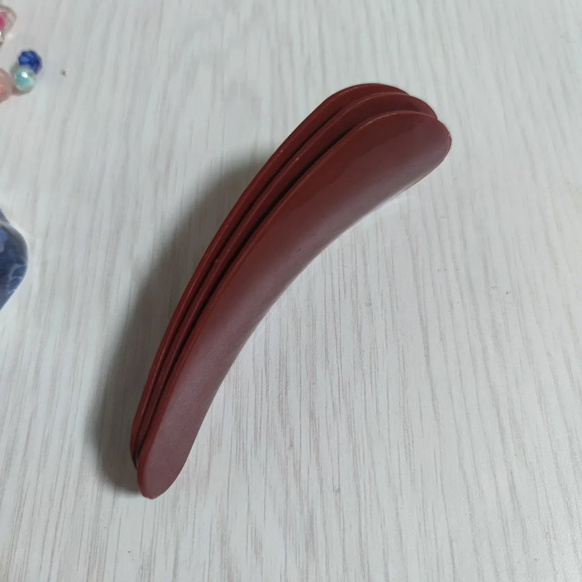 11.4cm in length Compact Portable Plastic Shoe Horn for Home Use Convenient for Shoe Lifting and Extraction