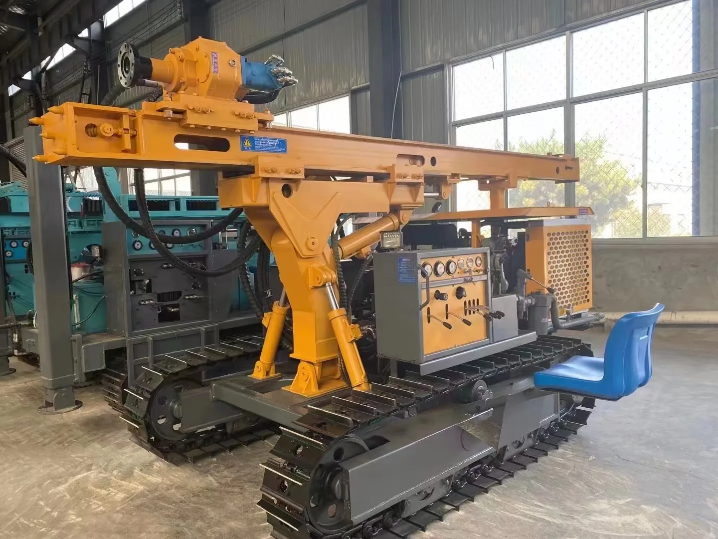 Mini diesel drop hammer hydraulic solar panel factory ramming hammer pile driver supplier