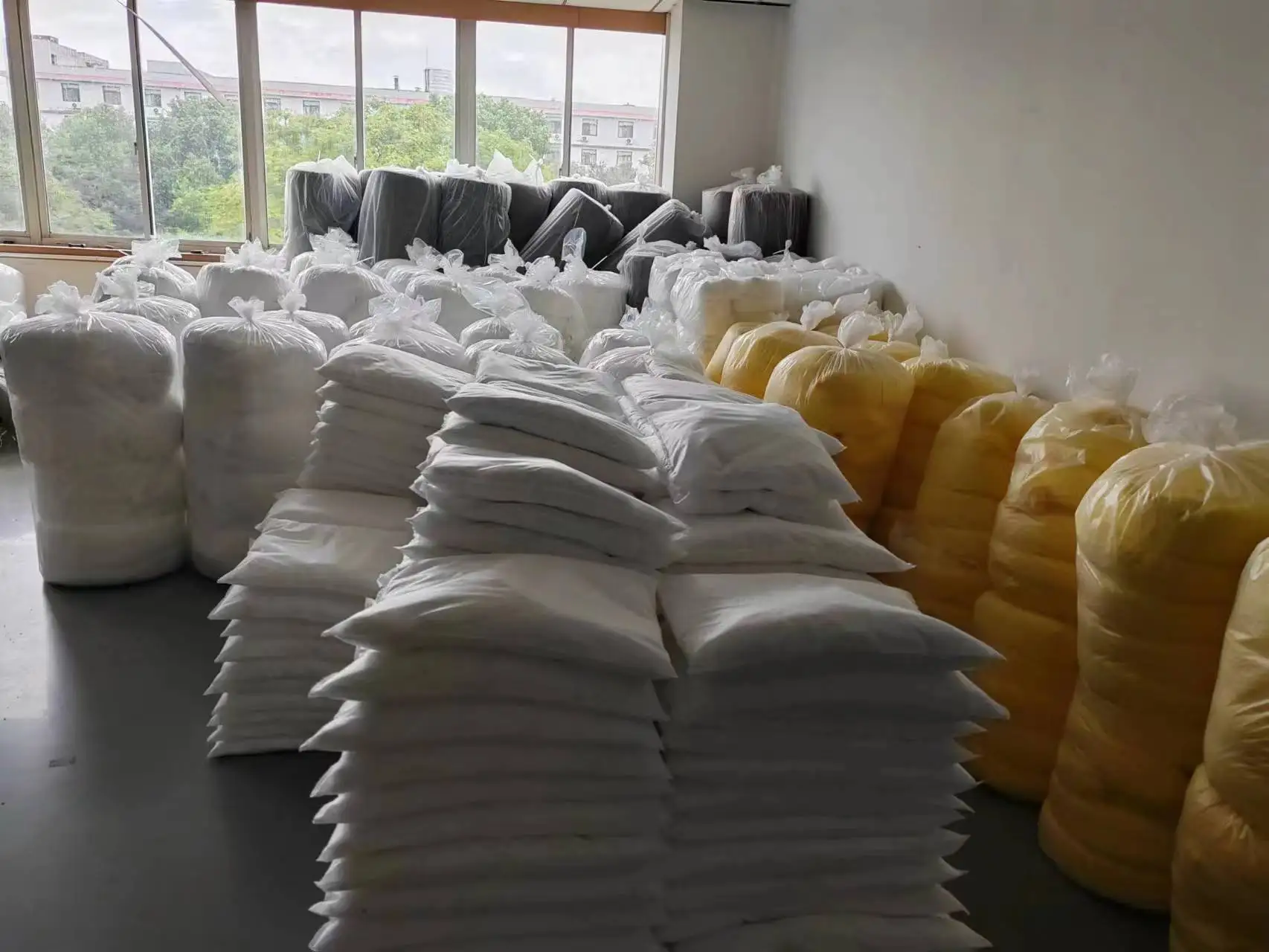 high quality  ecofriendly  meltblown chemical absorbent pillow Hazmat absorb cushion for work shop liquid spill