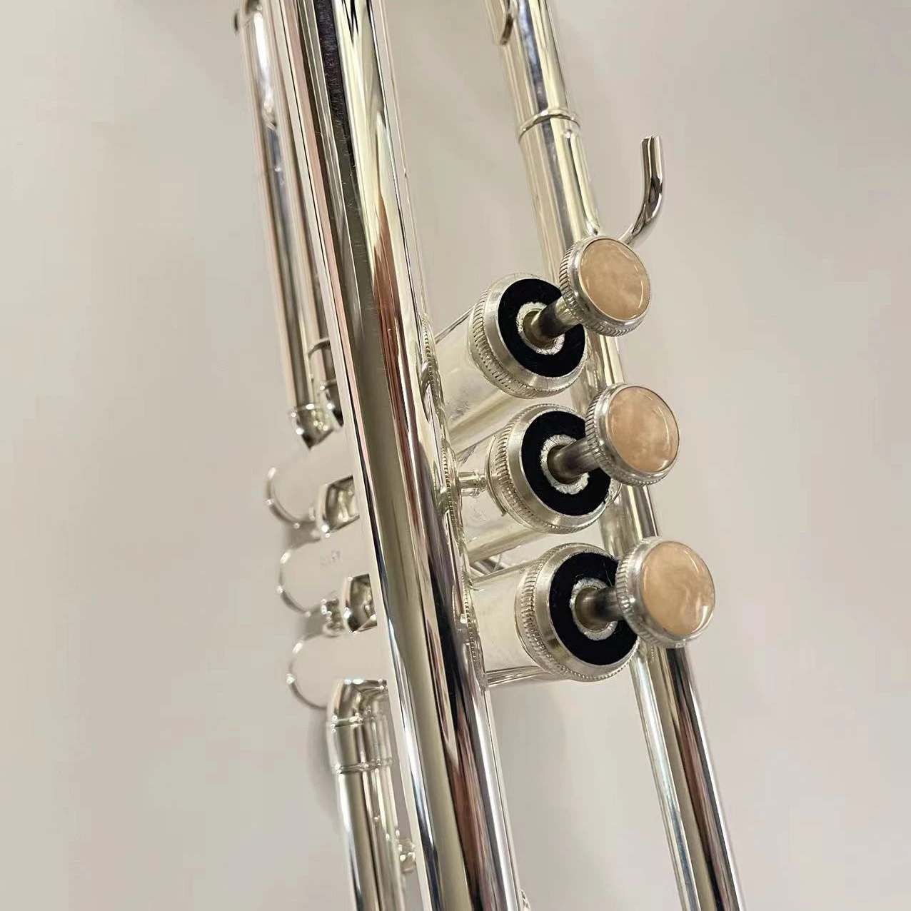 student model playing Bb tuning yellow brass material nickel plated finished trumpet